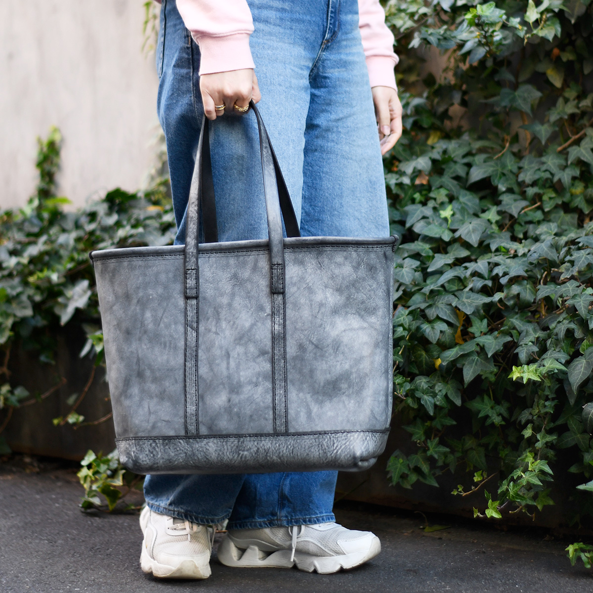 ケルントート(NSB-332)　Lサイズブラック　女性着用1