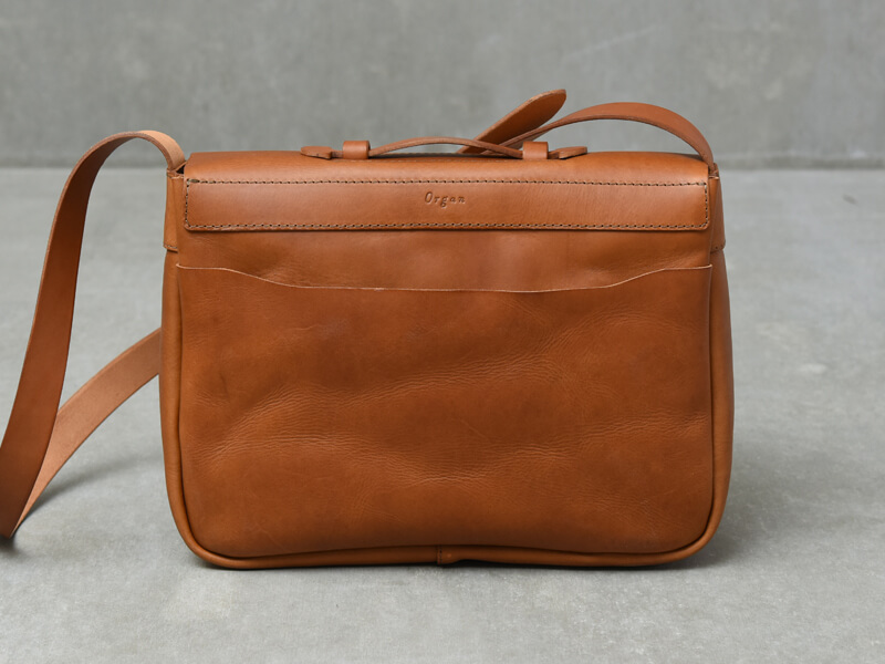 ビジネスのテイストを加えたA4対応の錠前ショルダーバッグ / 革鞄の