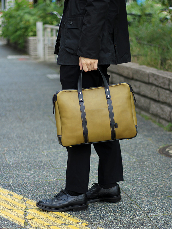 二本手カジュアルビジネスバッグ(BW-11)　メンズグリーン手持ち