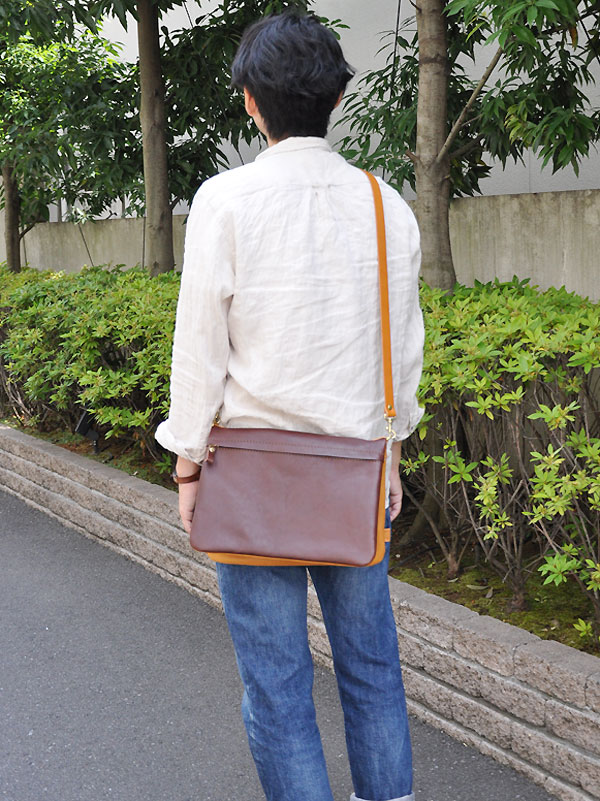 リバーシブルショルダーバッグ・ワイドタイプ(CK-125)　メンズ内側で斜め掛け