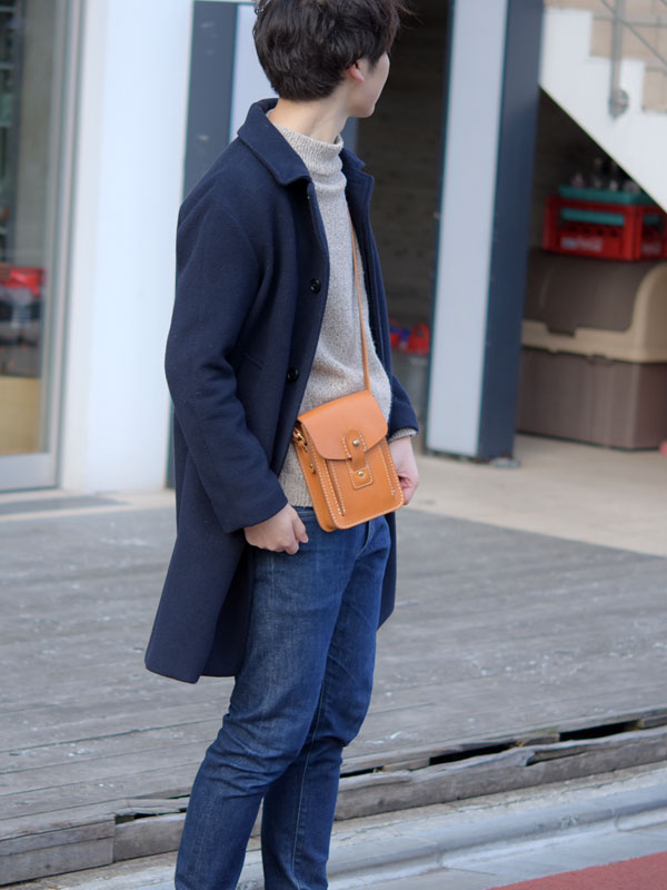 お散歩ショルダー(CP-52)　Sサイズキャメルメンズ着用