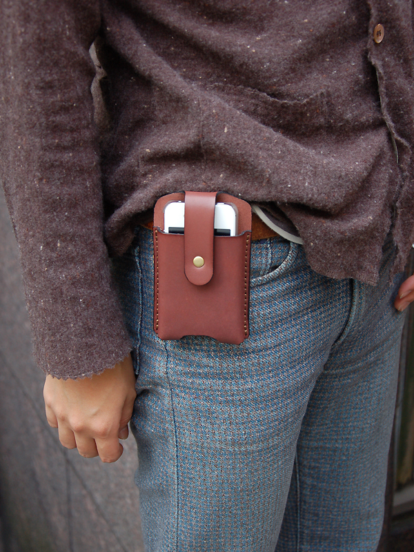 スマートフォンケース・縦型(KM-64)　チョコ着用