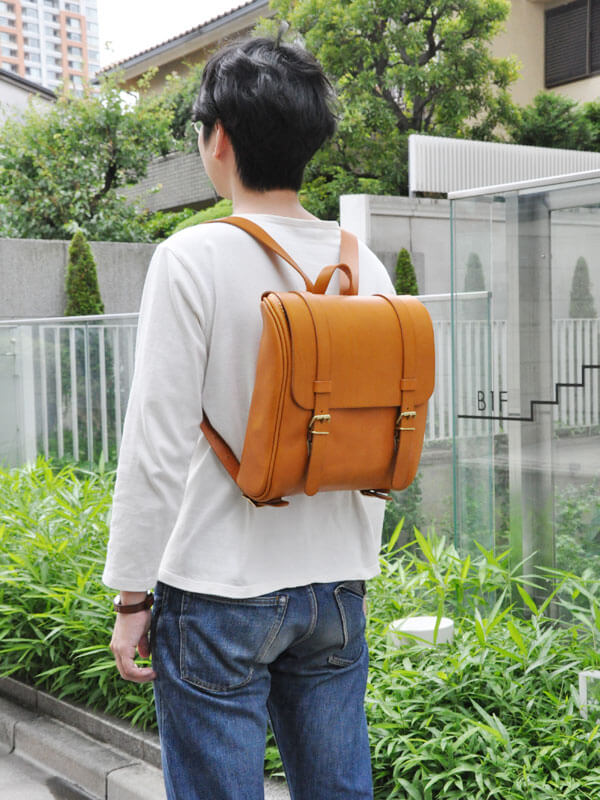 クラシカルバックパックM 女性着用