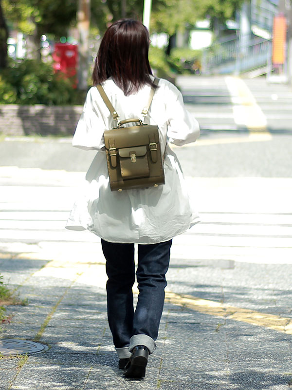 パルガミニリュック(R-24)　グリーン着用