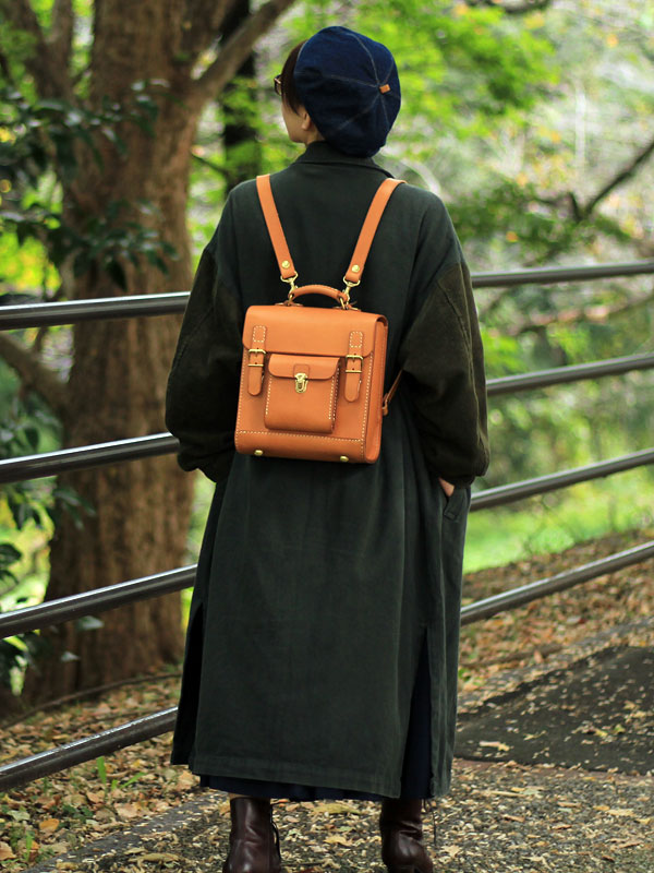 パルガミニリュック(R-24)　キャメルレディース着用