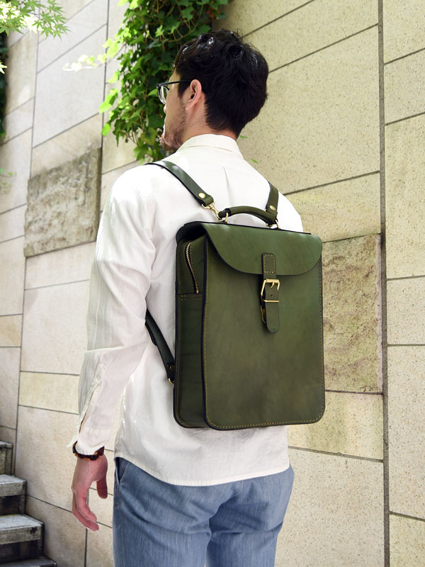 一本ベルトビジネスリュック(SF-1807)　グリーン着用
