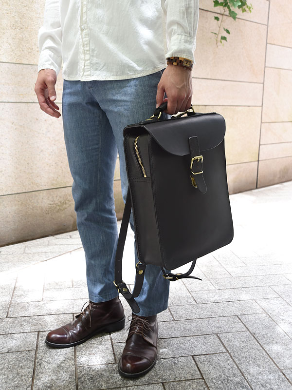 一本ベルトビジネスリュック(SF-1807)　メンズブラック手持ち"