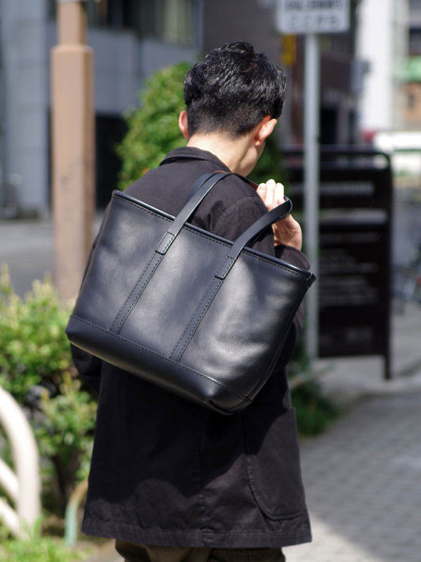 普遍的なデザインと丈夫で長く使えるケルントート / 革鞄のHERZ(ヘルツ