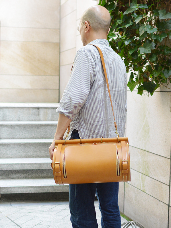 （8/11まで値下げ）　ヘルツ　ドラム型　2way ショルダーバッグ（A-89） 一目見て他とは違うドラム型の総革2wayショルダーバッグ「革鞄の