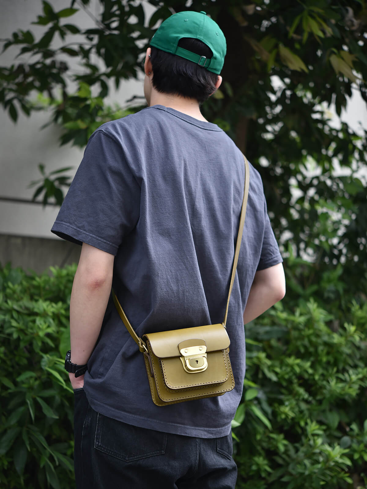 錠前ミニショルダー(CP-13)　グリーンメンズ着用