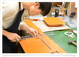 HERZ（ヘルツ）iPadも入るトラベルパットホルダー KB-1 ブラック