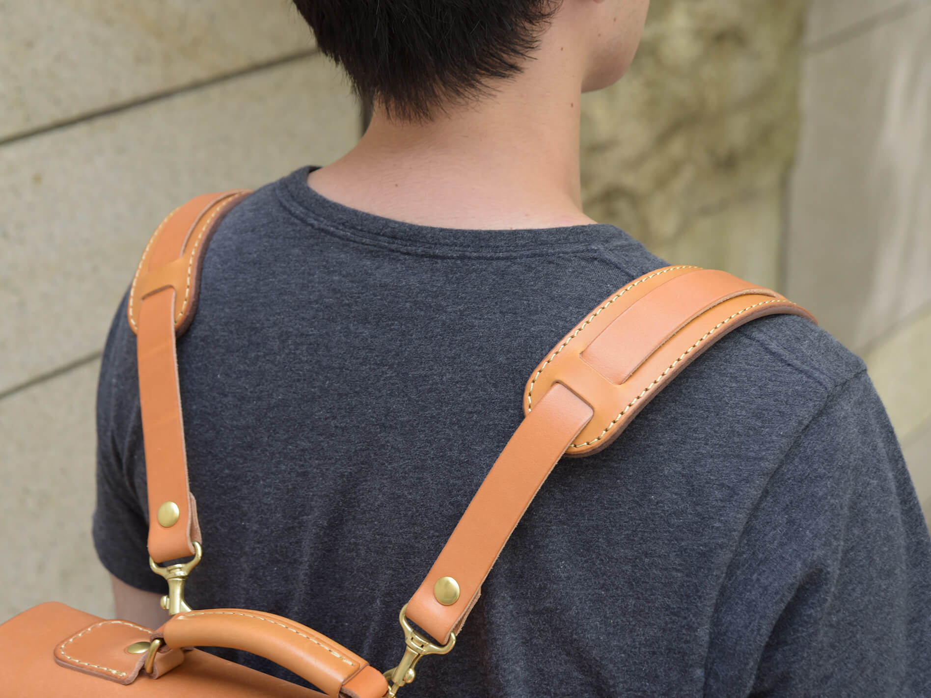 リュックにもショルダーにも使える本革肩当て / 革鞄のHERZ(ヘルツ