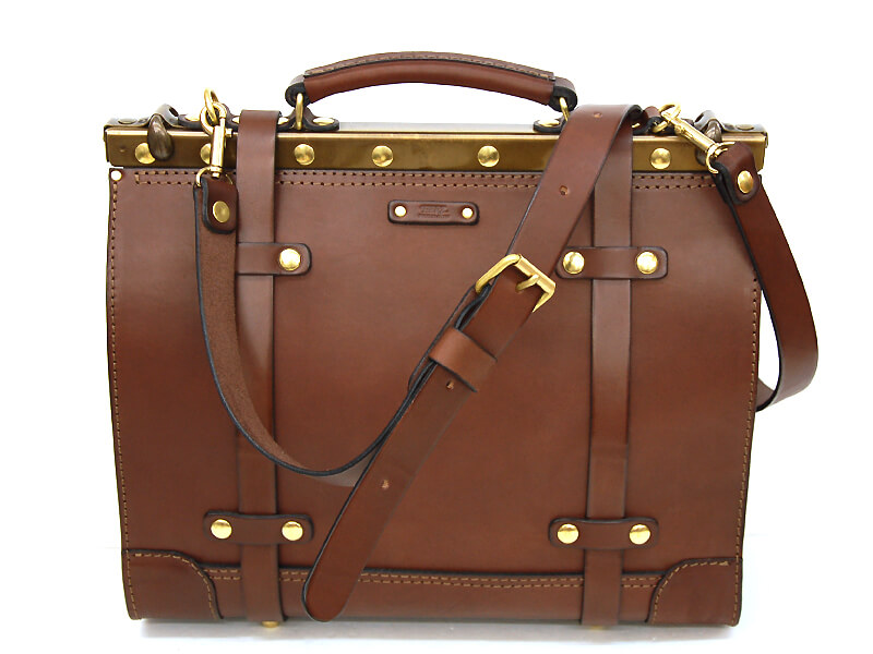 【SS】HERZ ビジネスキットバッグ 2WAY パンタフレーム チョコ クラシックフレームで作るワイドマチのビジネスキットバッグ