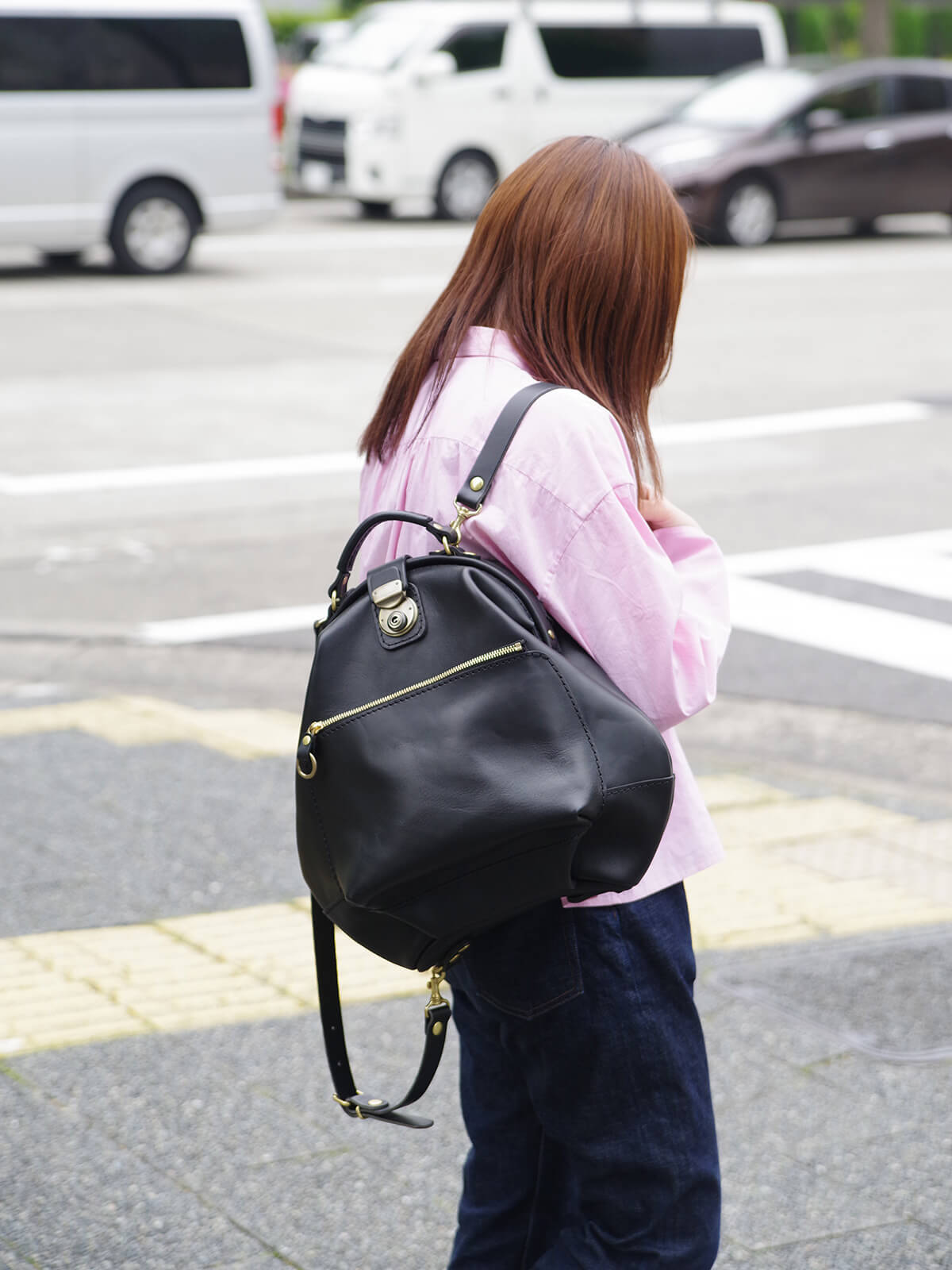 一泊二日の小旅行にも使える人気のワンパクリュック / 革鞄の