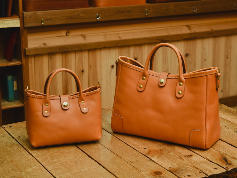 アルクミニトート(T-11)　T-146と並べて