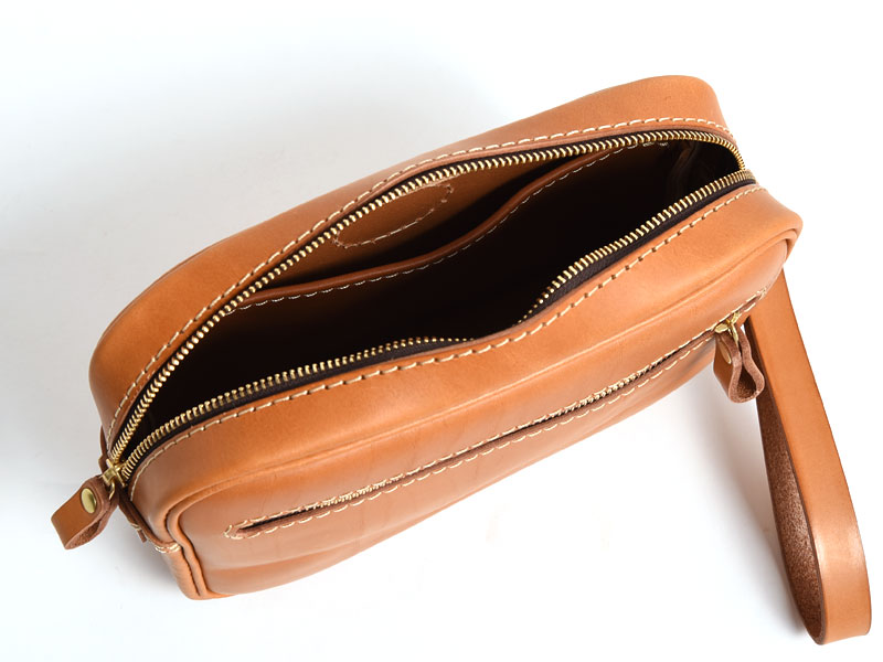 持ちやすいストラップ付きでソフトレザーのセカンドバッグ「革鞄のHERZ(ヘルツ)公式通販」