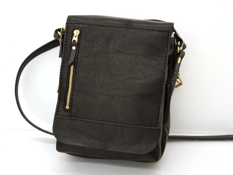 3ポケット・ショルダーバッグ(CK-6)はソフトレザーを使った四角い革鞄 