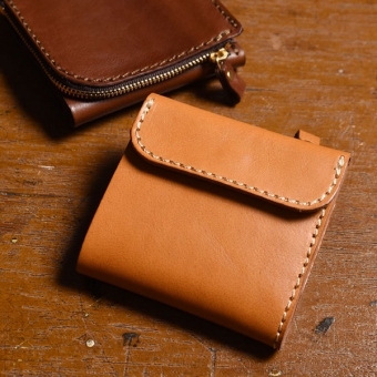 外につけた小銭入れで使いやすいコンパクト財布「革鞄のHERZ(ヘルツ 