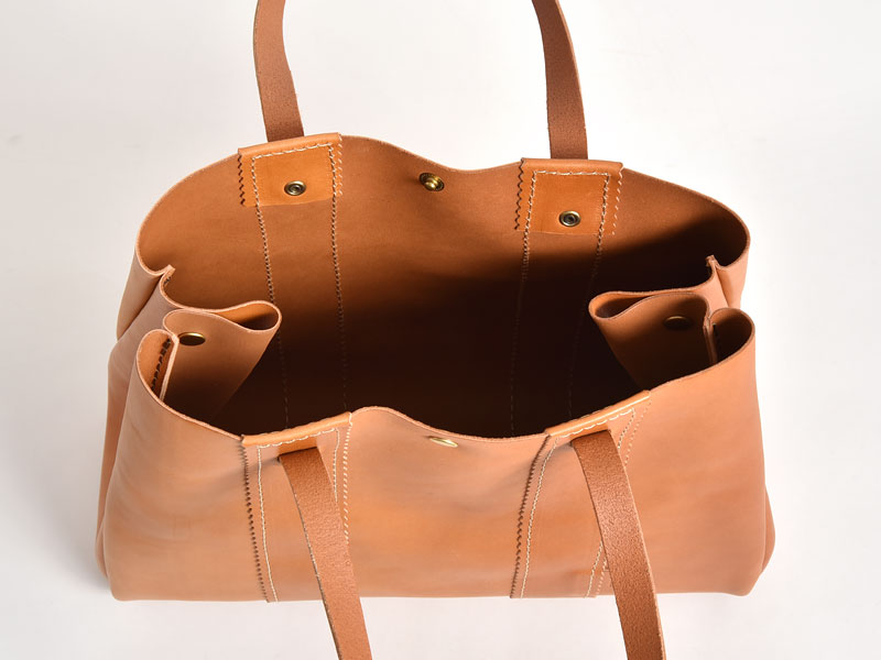 柔らかい革で大容量のレディーストートバッグ「革鞄のHERZ(ヘルツ)公式