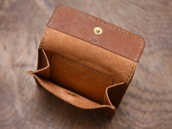 三つ折り小型財布(GS-44)　小銭入れフラップオープン