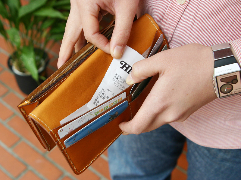 カードがたくさん入る収納に強い長財布「革鞄のHERZ(ヘルツ)公式通販」