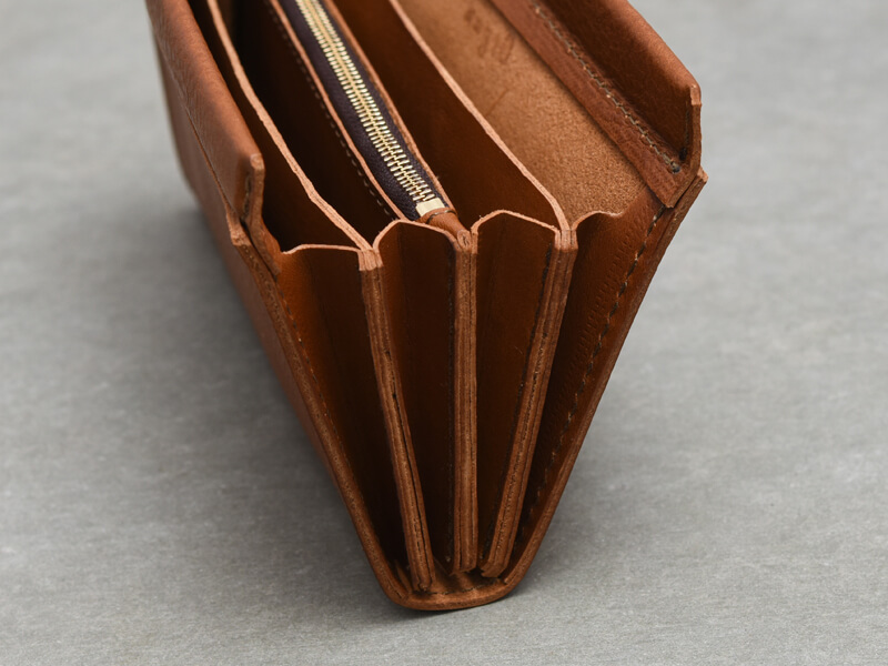 マグネット留めのフラットな長財布「革鞄のHERZ(ヘルツ)公式通販」