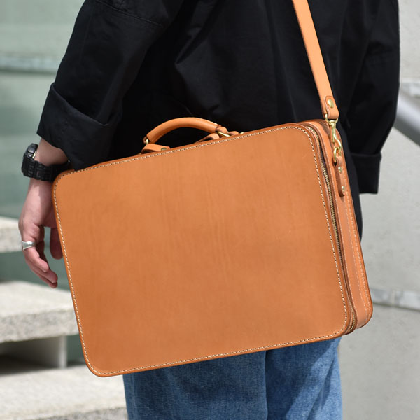 革好きの為に作る一枚革仕上げの箱型鞄・2wayビジネスバッグ「革鞄の