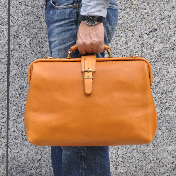 ソフトダレスはヘルツで大人気のビジネスバッグ「革鞄のHERZ 