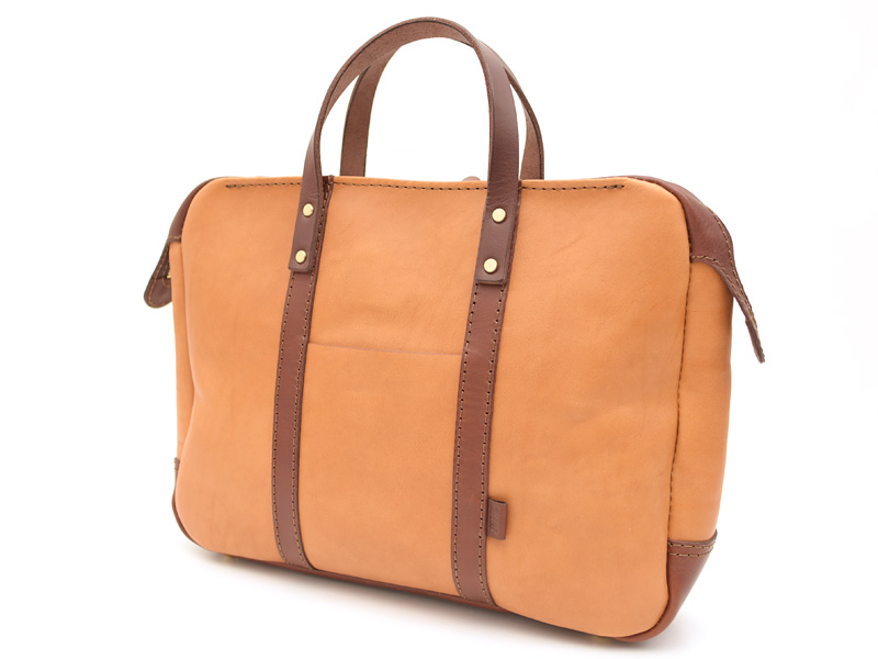 2トーンが珍しい二本手の本革カジュアルビジネスバッグ「革鞄のHERZ 