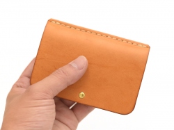 BOOK CARDCASE POCHI 定番革仕様(NQT-6)　手持ち