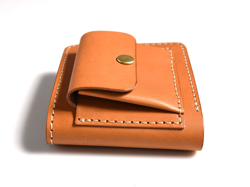 小銭入れが外側にある小銭が出しやすい二つ折り財布「革鞄のHERZ(ヘルツ)公式通販」