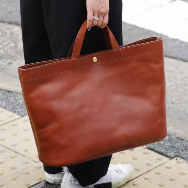 スタンダードでシンプルな本革レザートートバッグ「革鞄のHERZ(ヘルツ