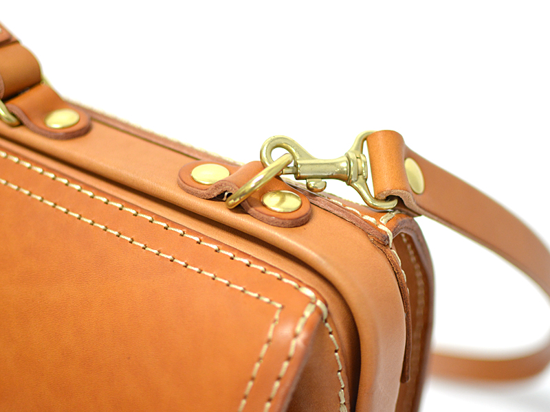 革鞄の魅力が詰まった貫録のあるハードレザーのダレスバッグ「革鞄のHERZ(ヘルツ)公式通販」