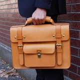 飽きずに長く使える学生鞄風の2way本革ビジネスバッグ「革鞄のHERZ 