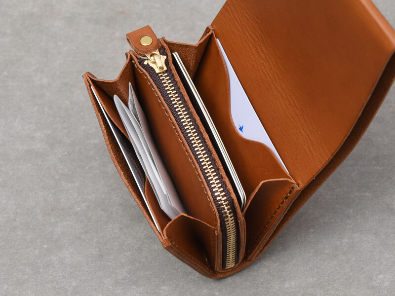 イタリアンレザーで作ったコンパクトな二つ折りミニ財布「革鞄のHERZ(ヘルツ)公式通販」