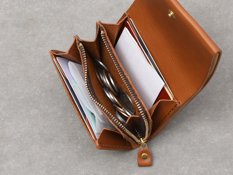 イタリアンレザーで作ったコンパクトな二つ折りミニ財布「革鞄の