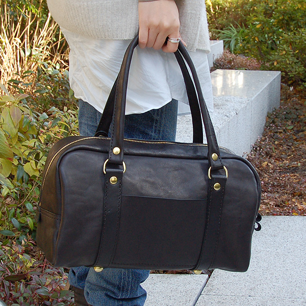 スクールバッグを本革で作ったカジュアルボストンバッグ「革鞄のHERZ