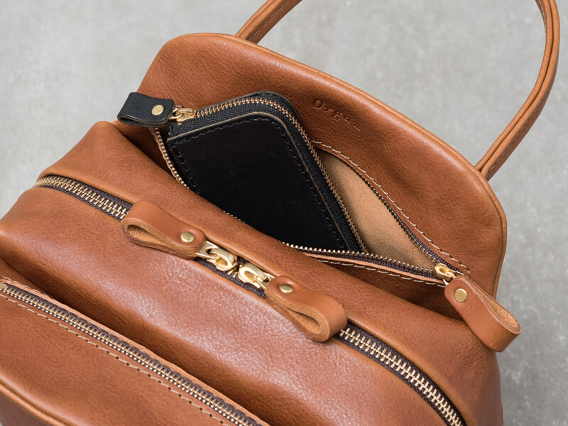 軽くシンプルな見た目のレディースハンドバッグ「革鞄のHERZ(ヘルツ 