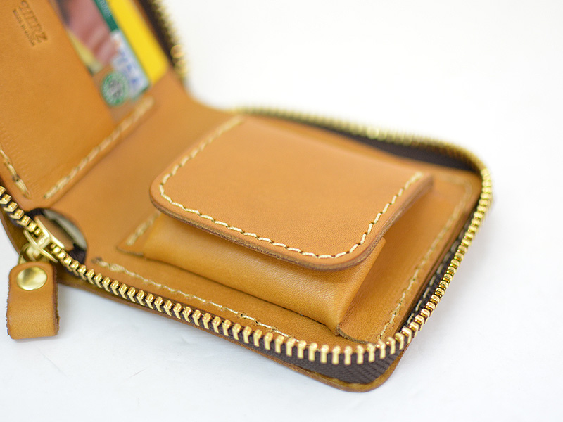 収まりが良い二つ折りファスナー財布「革鞄のHERZ(ヘルツ)公式通販」