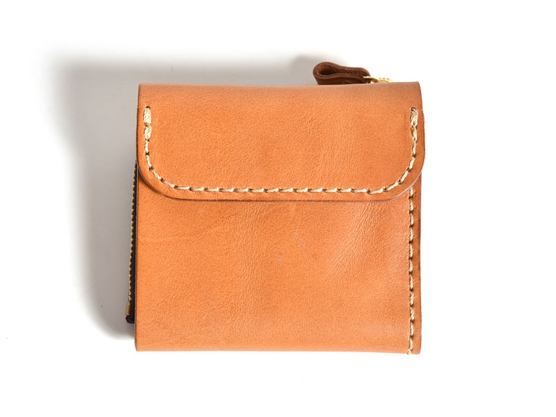 外につけた小銭入れで使いやすいコンパクト財布「革鞄のHERZ 
