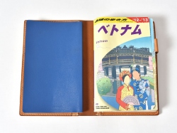 地球の歩き方 with モレスキンノートカバー(KB-145)　収納例