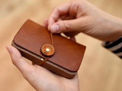 BOOK CARDCASE KURU　革紐外す