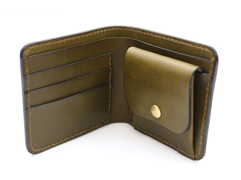 ずっと作り続けているスタンダードデザインの二つ折り財布「革鞄のHERZ 