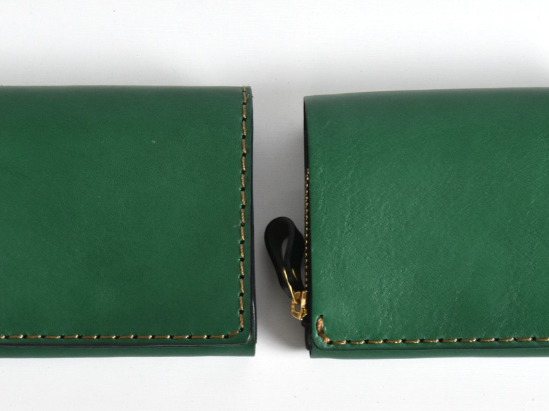 ボトルグリーン特別仕様の小型の二つ折り財布「革鞄のHERZ(ヘルツ)公式 
