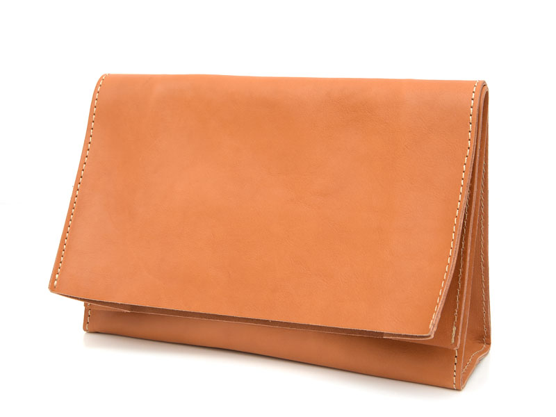 紙袋のようなシンプルデザインのクラッチバッグ 革鞄のherz ヘルツ 公式通販