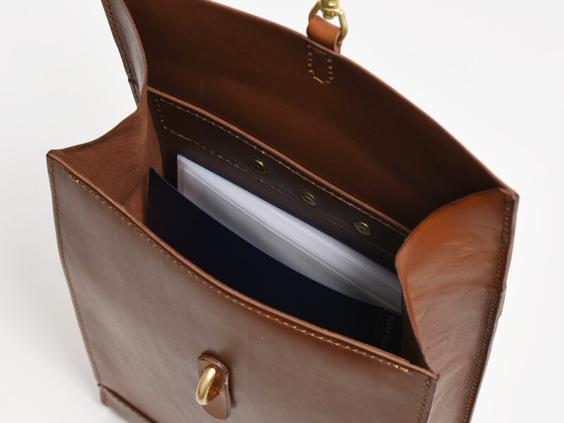 紙袋の使いやすさを革で表現したパイプリュック「革鞄のHERZ(ヘルツ