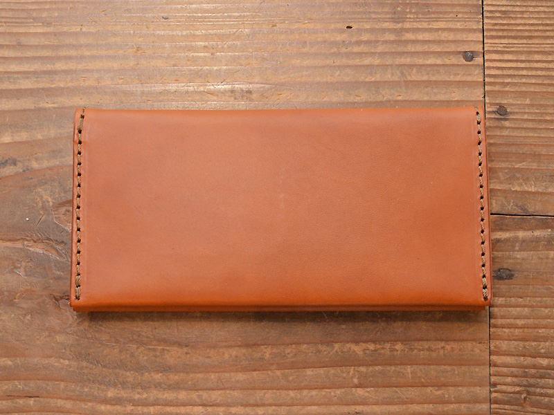 カードとお札収納に特化したミネルバリスシオ革の長財布「革鞄のHERZ 