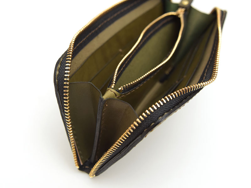 ダークグリーンのイタリア革で作ったファスナー長財布「革鞄のHERZ 