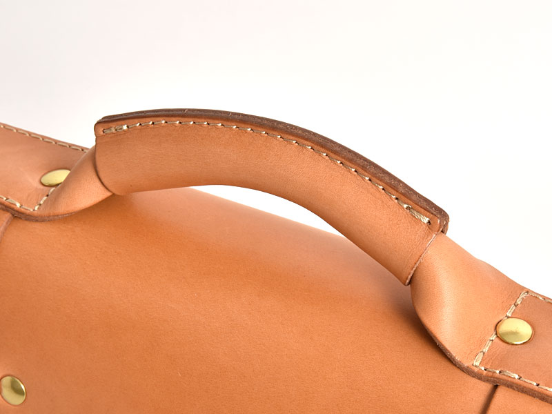 飽きずに長く使える学生鞄風の2way本革ビジネスバッグ「革鞄のHERZ(ヘルツ)公式通販」