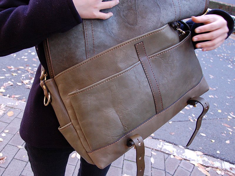 一点モノ・焼印鞄】メッセンジャーバッグ(BR-E-800-L)の手作り革鞄 